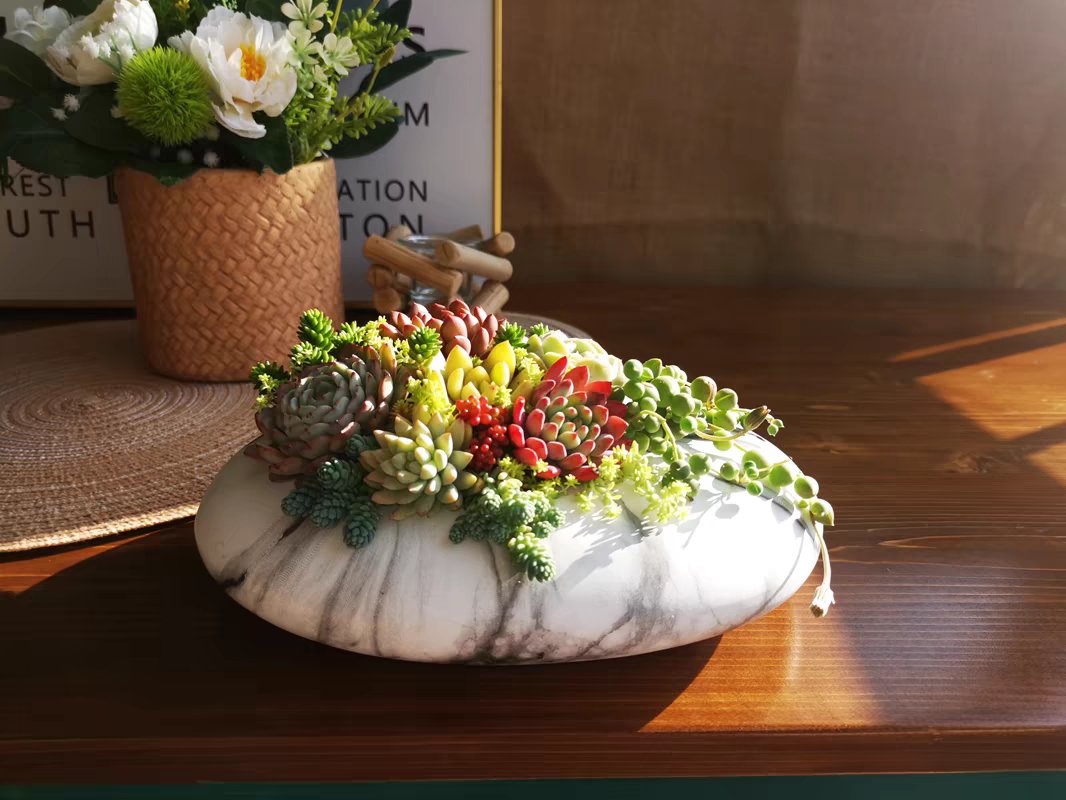 krystal44gm8's tweet photo. Turn an old glass jar into a stylish plant pot! No extra cost, just a bit of creativity https://t.co/3kGHCq6t0L