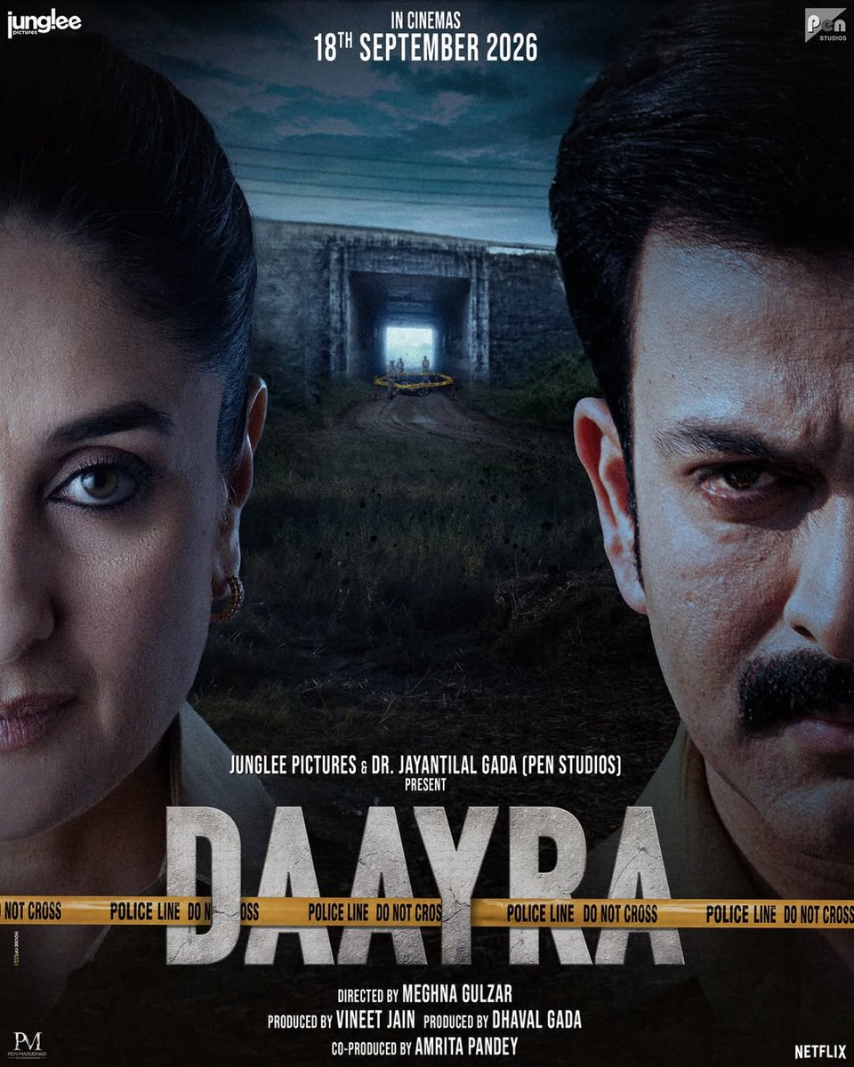 bolly_talkies's tweet photo. #Daayra: National Award winner Meghna Gulzar x #KareenaKapoorKhan two powerhouses of talent, with #PrithvirajSukumaran adding to an already solid setup!

The first poster has that dark, investigative feel to it, and this already looks like a great story brewing. Definitely seated for this one! 🔥

Written by Yash Keswani, Sima Agarwal and Meghna Gulzar, the film reunites Meghna with Junglee Pictures after Talvar and Raazi.

Produced by Junglee Pictures and Dr. Jayantilal Gada (Pen Studios), and distributed by Pen Marudhar.

18 September ⏳