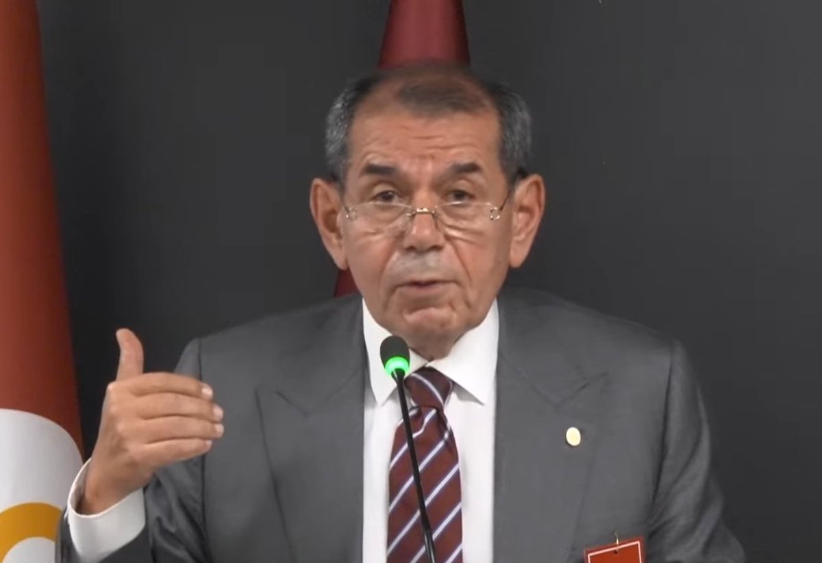lemarcaspors_'s tweet photo. Dursun Özbek: "Benzer eleştirileri 2022'de daha mazbatımızı almadan da duyduk. Sonuçta kurduğumuz kadro ilk yılında şampiyon oldu. 2023'te yine geç kalındığımız söylendi, planlama sorgulandı. Biz yine sezon sonunda kupayı kaldırdık." https://t.co/Bim85ymtlO