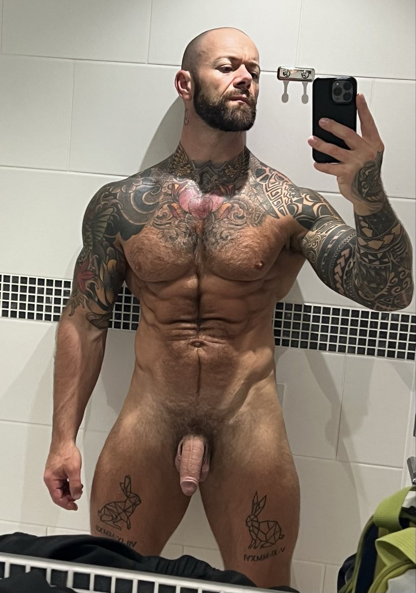 aka_FrancoXXX's tweet photo. Coming to a lockerroom near you. Hope you don’t mind I forgot my towel 🤷🏻‍♂️ https://t.co/rsroAMQ0Zq