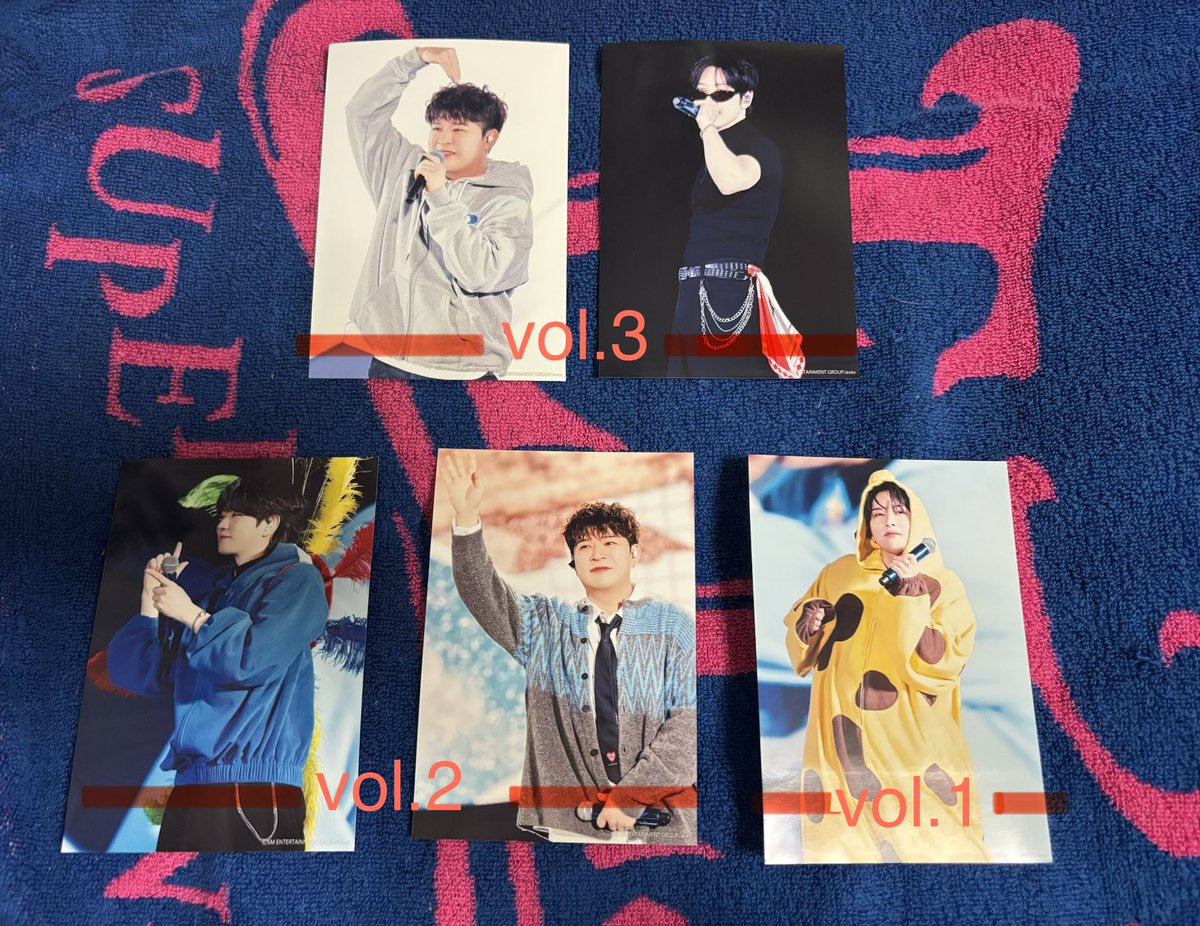 marihae15sjlove's tweet photo. 【拡散希望】SUPER JUNIOR スジュ ランダムブロマイド 交換お願いします

譲 写真
L版 サイン無
ヒチョル シンドン ウニョク リョウク

求
vol.3 ウニョク (メガネ)サイン有無問わず

サイン有お譲り頂ける場合サングラスヒョクのサイン有との交換も可能。
83z 8/2夜公演､リョウク8/19or郵送での交換 https://t.co/mvKOhKJ49x
