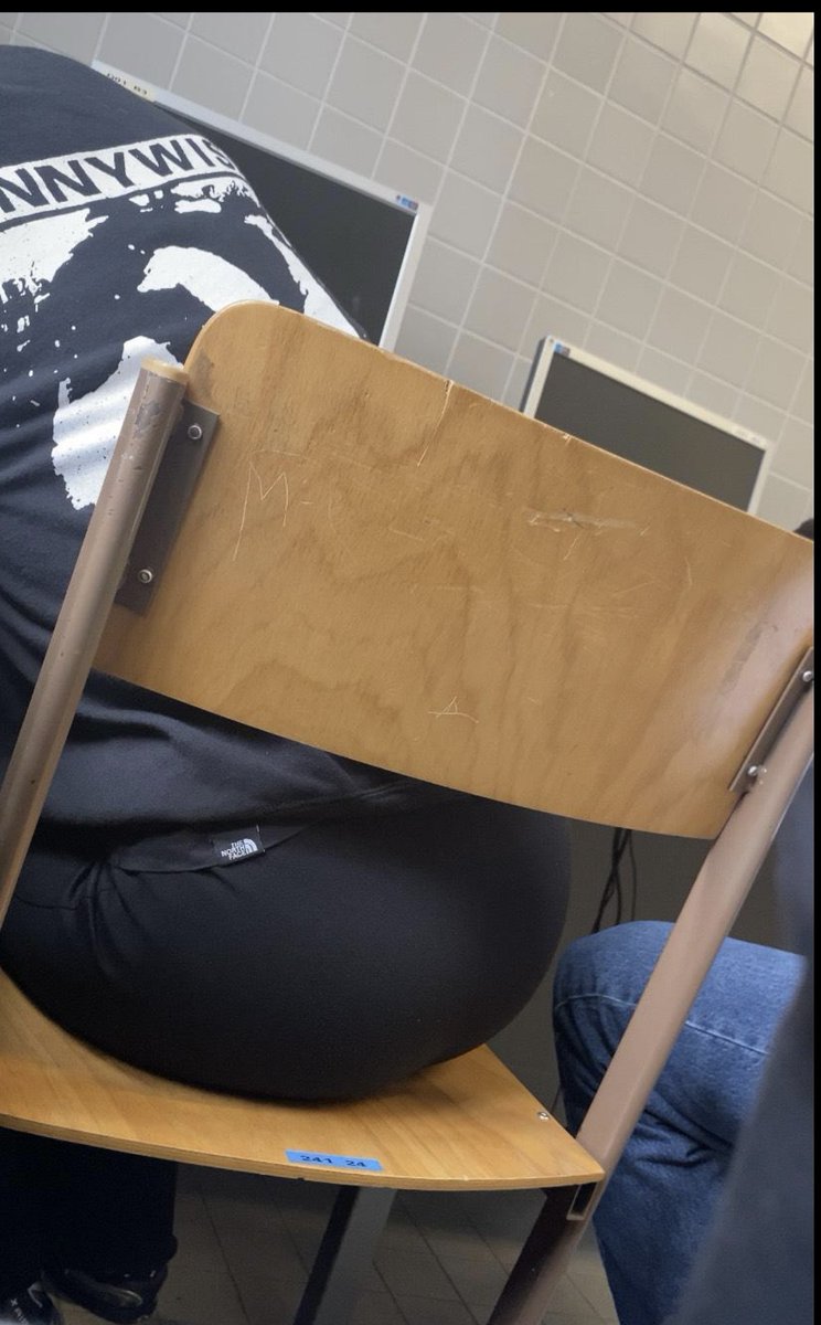 GermanBitches2's tweet photo. Candid Serbian Part 3 #Candid #teen https://t.co/JwlV2F5YwA
