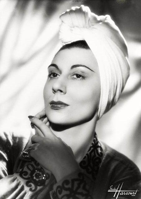 ClaireRoya14724's tweet photo. Une pensée pour Alice Sapriç, francisé Sapritch, née le 29 juillet 1916 à Ortaköy en Turquie et morte le 24 mars 1990 à Paris VIe. Une grande dame et une merveilleuse actrice.

@Mehmet_Stern @Bleue80243434 @Yolcu145320 @SireneOznur @DemirOsman19 @de_vrp https://t.co/60AB2Ybd6z