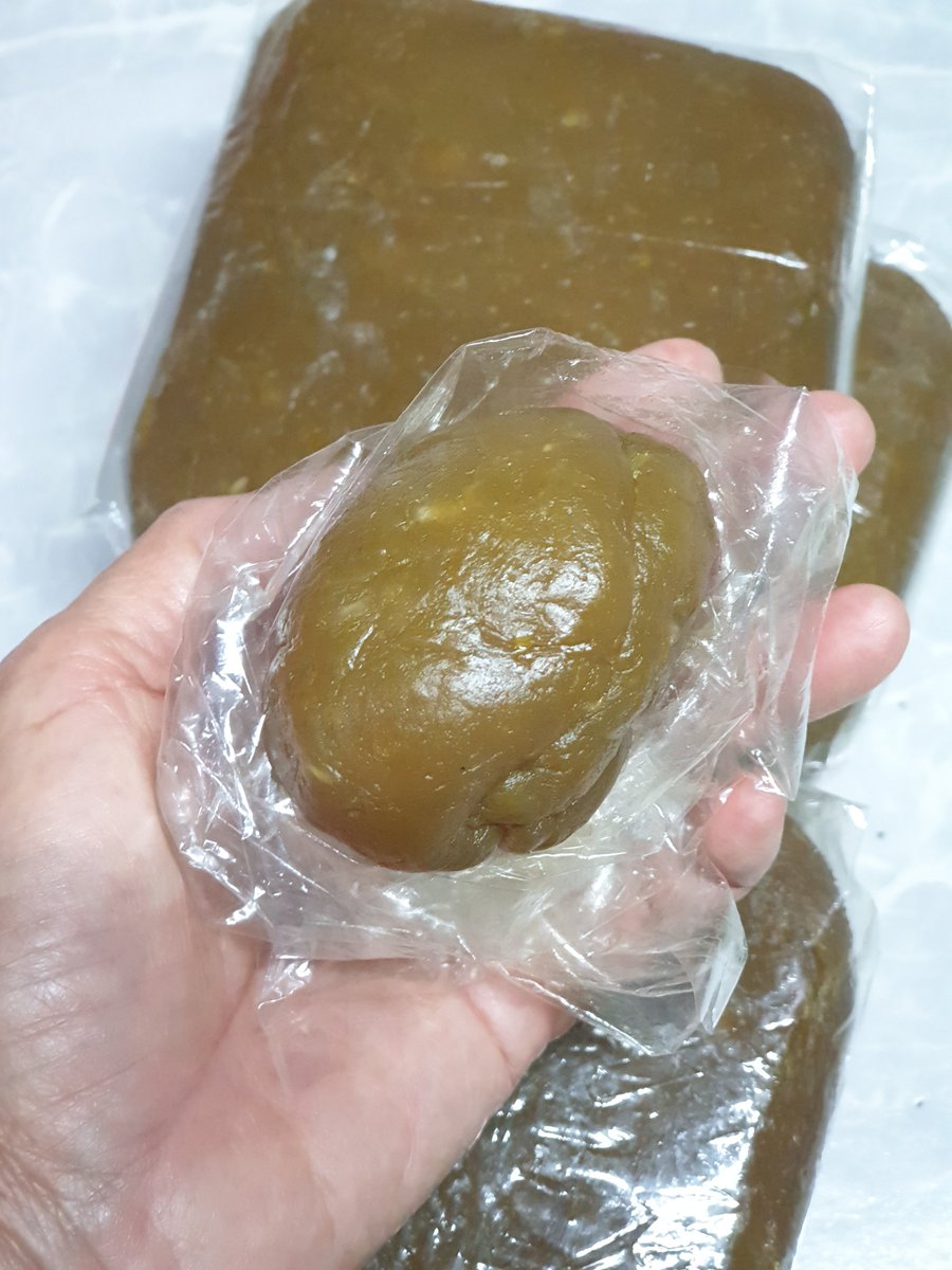 KwansriR's tweet photo. ทุเรียนกวน Homemade  จ.นราธิวาส ใช้เนื้อทุเรียนพันธุ์พื้นบ้านล้วนๆมากวน หวานธรรมชาติ กิโลละ250บาท..ได้ชิมรสชาติแล้วชอบมาก😊 https://t.co/BGGAdISeXP