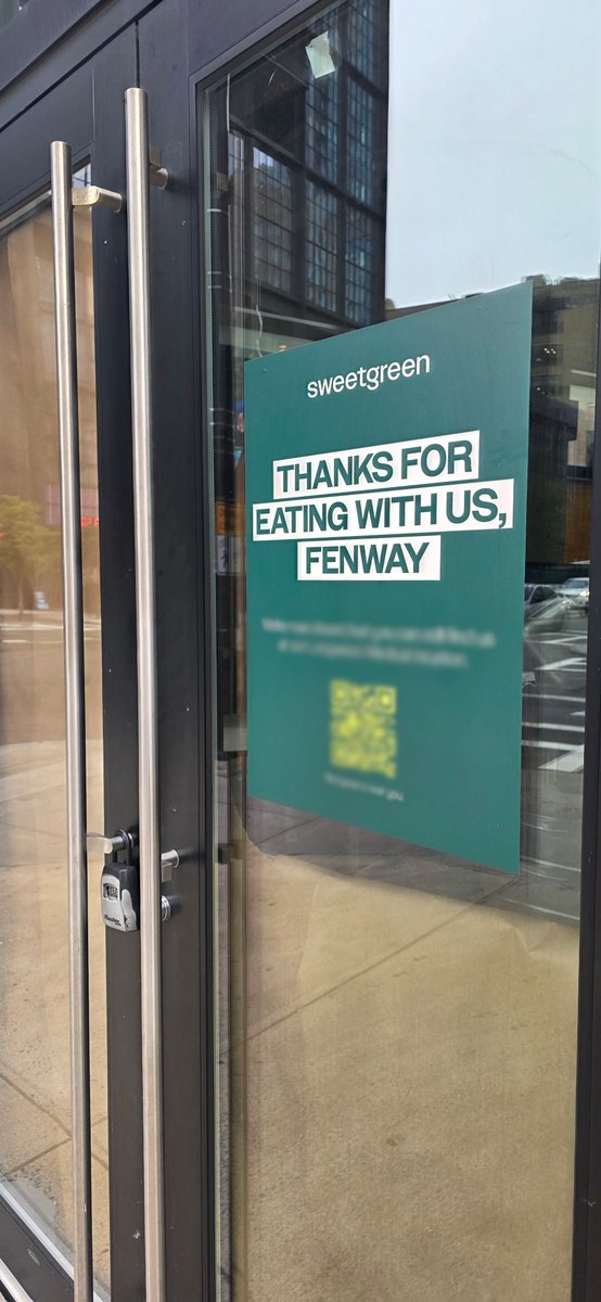 OnlyInBOS's tweet photo. Sweetgreen's Fenway location has permanently closed.

The fast-casual salad chain now has 24 locations remaining across Massachusetts, with restaurants still open in Boston, Cambridge, Somerville, Newton, Burlington, Dedham, and beyond. https://t.co/Im2jEvosFs