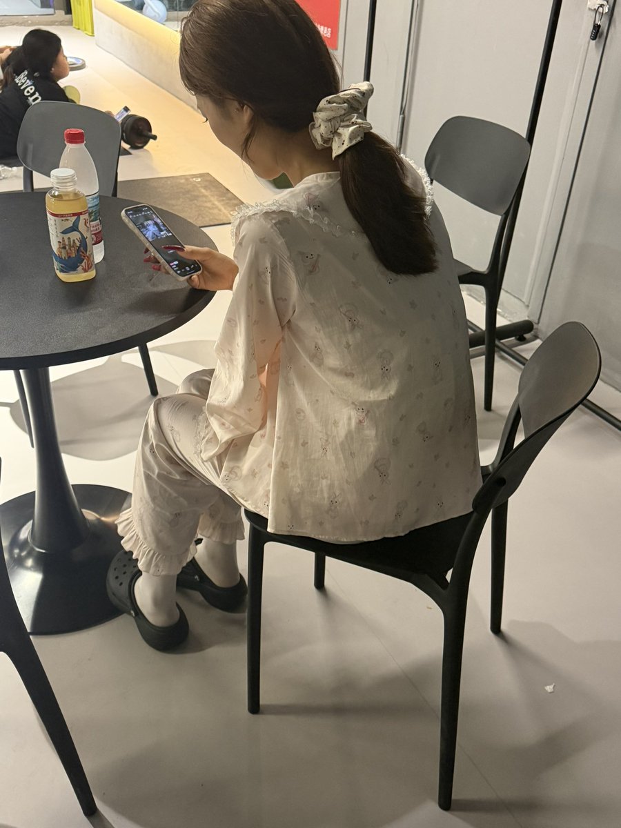 BoAG67783's tweet photo. 在健身房搭讪个美女 没想到是个骚货来健身里面还穿着情趣内衣 直接拉到更衣室里开操了 #母狗  #户外  #M https://t.co/ljbaiQKboL