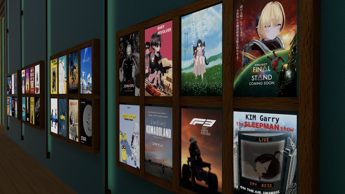 sebone_VRC's tweet photo. ワールド名「VRC CINEMA BOOK CAFE 」

現実の名作映画をオマージュした32枚の映画ポスターと、
100作品以上の予告編を楽しめるCAFE＆BARワールドとなっています。

奥のステージには映画ポスターを背景に集合写真が撮れる撮影ブースもご用意しています📸
ぜひお越し下さい～！

 #VRChat_world紹介 https://t.co/tE2cMBWAKc