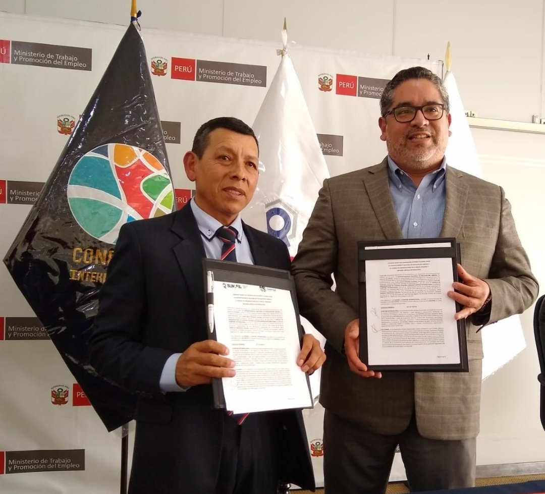 pymesperutv's tweet photo. FELICITACIONES AL SEÑOR MINISTRO DE LA PRODUCCIÓN, JUAN CARLOS REQUEJO ALEMÁN.

Le deseo el mayor de los éxitos en la conducción de una cartera estratégica para el desarrollo y la sostenibilidad del país.
 Su experiencia en SUNAFIL y en el Ministerio de la Producción https://t.co/fKeZ28os0K