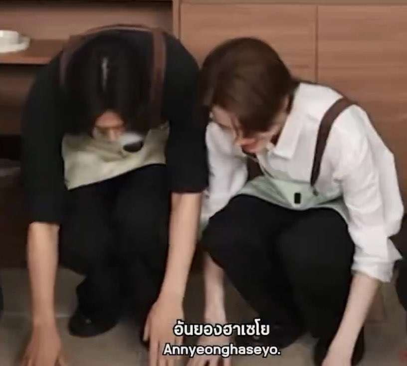 spnpna's tweet photo. ขอพูดแบบไม่จิ้น (จิ้น) ขนาดตัวเอย ขนาดข้อมือเอย ก็ไม่แปลกที่พี่เจย์จะบอกให้น้องเจคกินเยอะ ๆ เพราะชีตัวเล็ก ตัวบางอะ 🙂‍↕️ https://t.co/oWEzOwAMdY