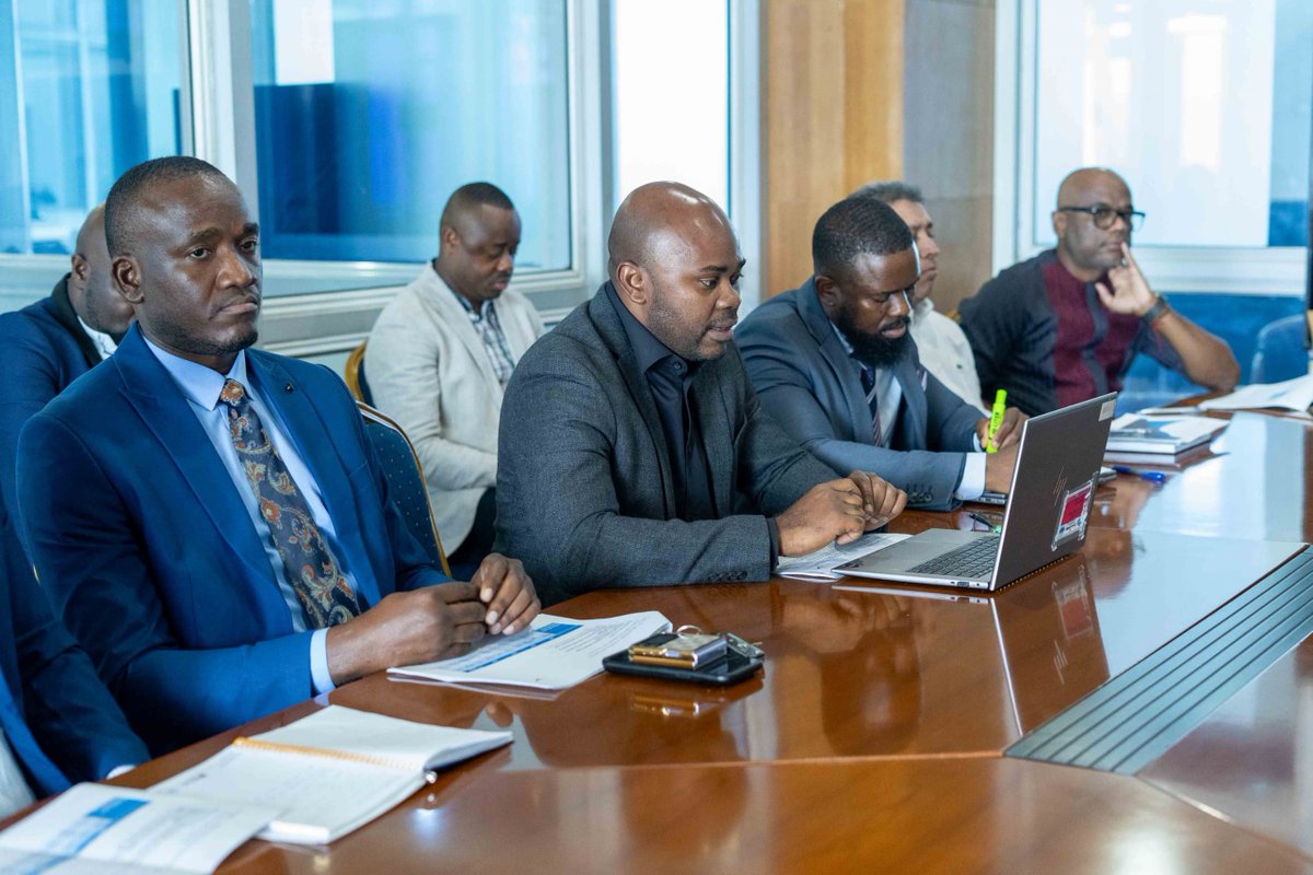 GEPetrolSA's tweet photo. @GEPetrolSA y @conocophillips sostuvieron una reunión de trabajo en la sede de Gepetrol S.A tras la aprobación del programa de Trabajo y Presupuesto del Campo Alba 2026. Conocophillips,operador técnico, presentó el informe del 1er semestre 2026. +INFO https://t.co/EZNNuvPNtN https://t.co/qpahr8LmNm