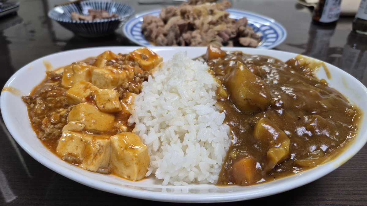 LAYVEN_toram's tweet photo. 飯だ！麻婆カレー！！ https://t.co/EU9n4N3O0o