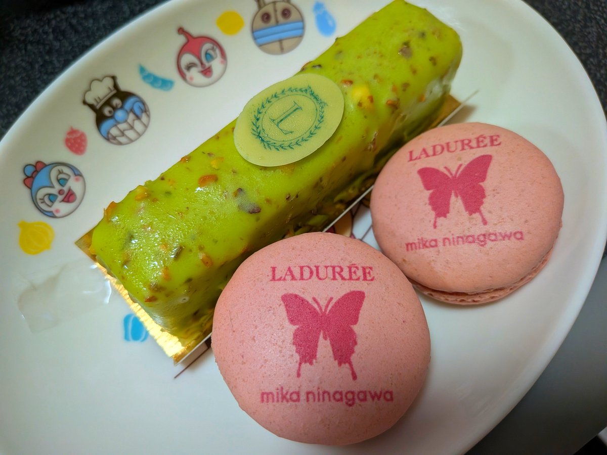 mrs_potatehead's tweet photo. ラデュレ様🫶（マカロン小芋氏に奪われ「まかろん、おいしいね」って言ってたからまあいいか） https://t.co/yY7Buznmns