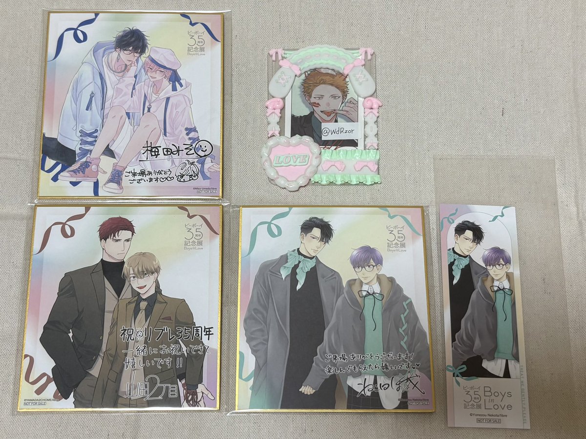 WdRzor's tweet photo. 【交換】 ビーボーイ ビボ展 ビーボーイ35周年記念展 色紙  しおり 購入特典

【譲】画像1

【求】画像2.3

⭐︎ご不快でなければ下段色紙は2:1可能
⭐︎下段は異種との交換可
⭐︎郵送or8/24現地手渡し
⭐︎しおりはご希望の方居ましたらお付けいたします

検索からでもお気軽にお声がけください https://t.co/qaqnmXlZEw