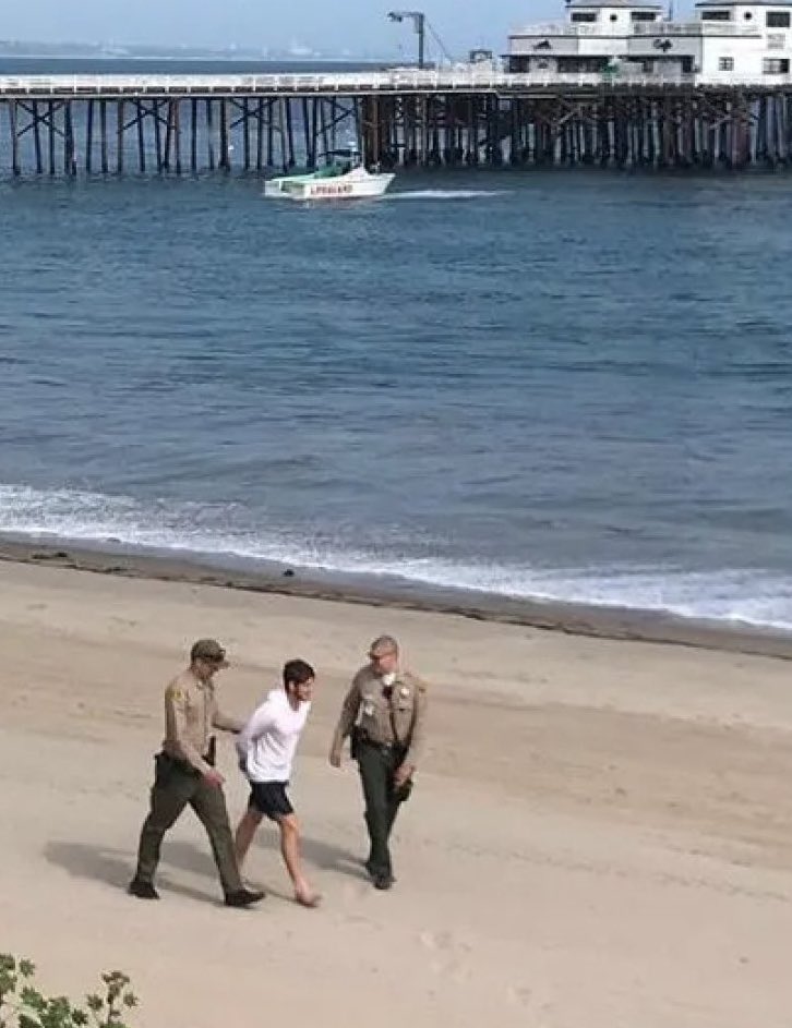 alx's tweet photo. Never forget that California arrested a man for paddleboarding alone to keep him safe from COVID.

Most retarded time period in human history. https://t.co/4jahTMwyWs