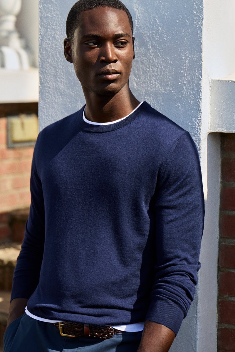 HackettLondon's tweet photo. Navy: a deep, classic anchor colour for your summer wardrobe that pairs with everything. 

Discover more: https://t.co/3k04O51xhe

#HackettLondon #HowToHackett https://t.co/YfJiYS5FrJ