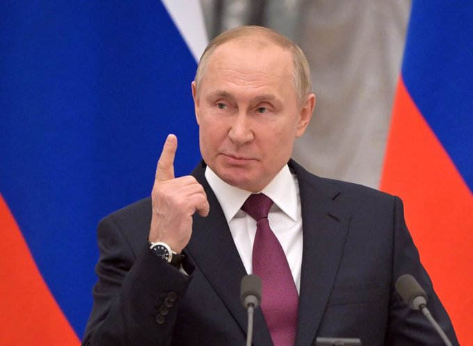 TrendingBitcoin's tweet photo. BREAKING: 🇷🇺 RUSSIA'S SECOND-LARGEST BANK, VTB, WILL OFFER BITCOIN &amp; CRYPTO SERVICES ONCE PUTIN SIGNS THE MARKET STRUCTURE BILL.

THE GLOBAL BITCOIN RACE IS ACCELERATING.

THE GLOBAL SCRAMBLE FOR BITCOIN HAS BEGUN. 🚀 https://t.co/c29appN0m6