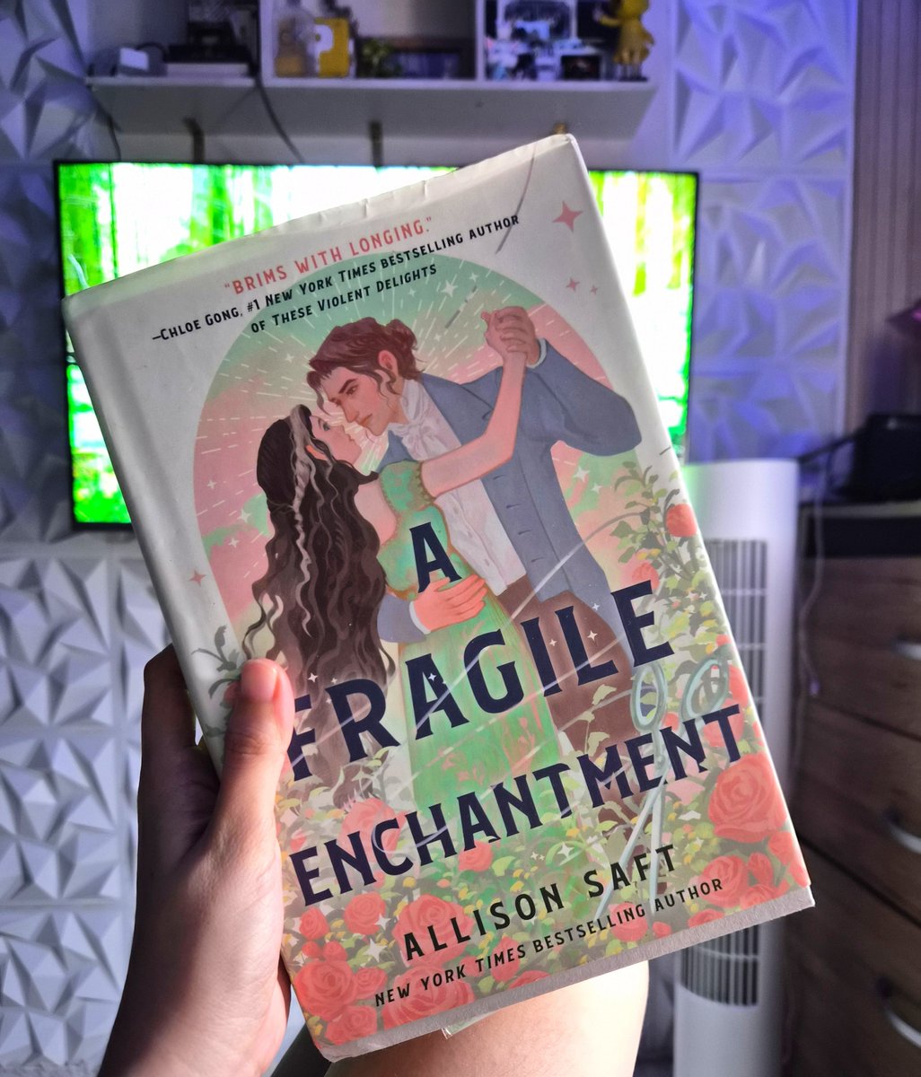spensacanread's tweet photo. started this one yesterday and got up to 100 pgs. I like it so far. Will try to finish by tomorrow 🤞🏻 https://t.co/F1ANmJ5YxX
