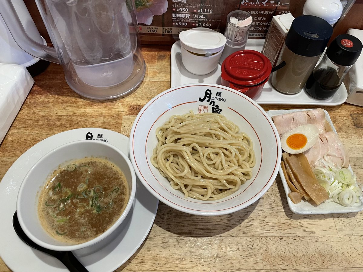 g2at's tweet photo. #月乃家　の醤油とんこつとしらすご飯
何回か行ったことあるけど、初めて並んだ。去年はつけ麺食べたけどアップしてなかったな
去年のつけ麺とともに
#有田川町　#和歌山ラーメン　#ラーメン https://t.co/A64qqO9RET