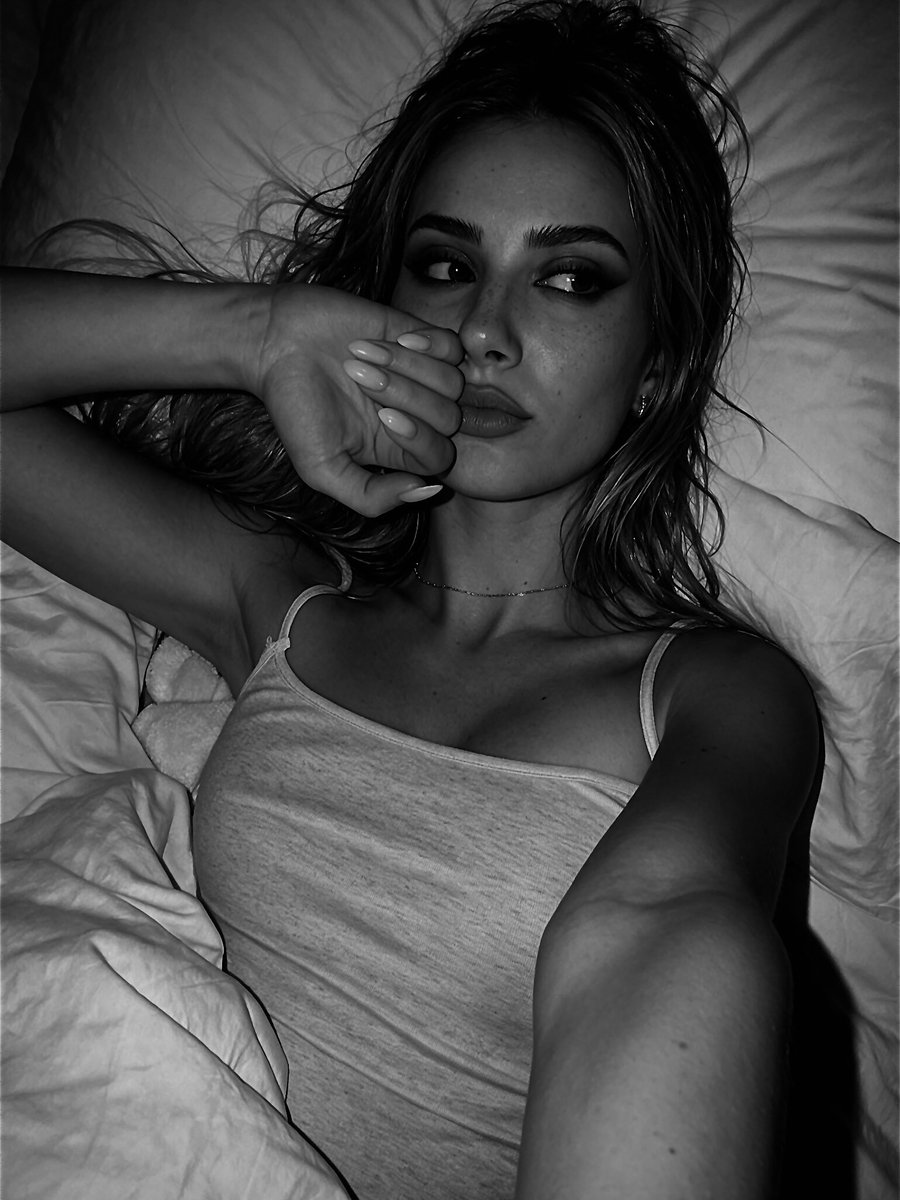 Chicky_Vicky_'s tweet photo. @YanaHeat GN everyone https://t.co/1YKbYScuGe