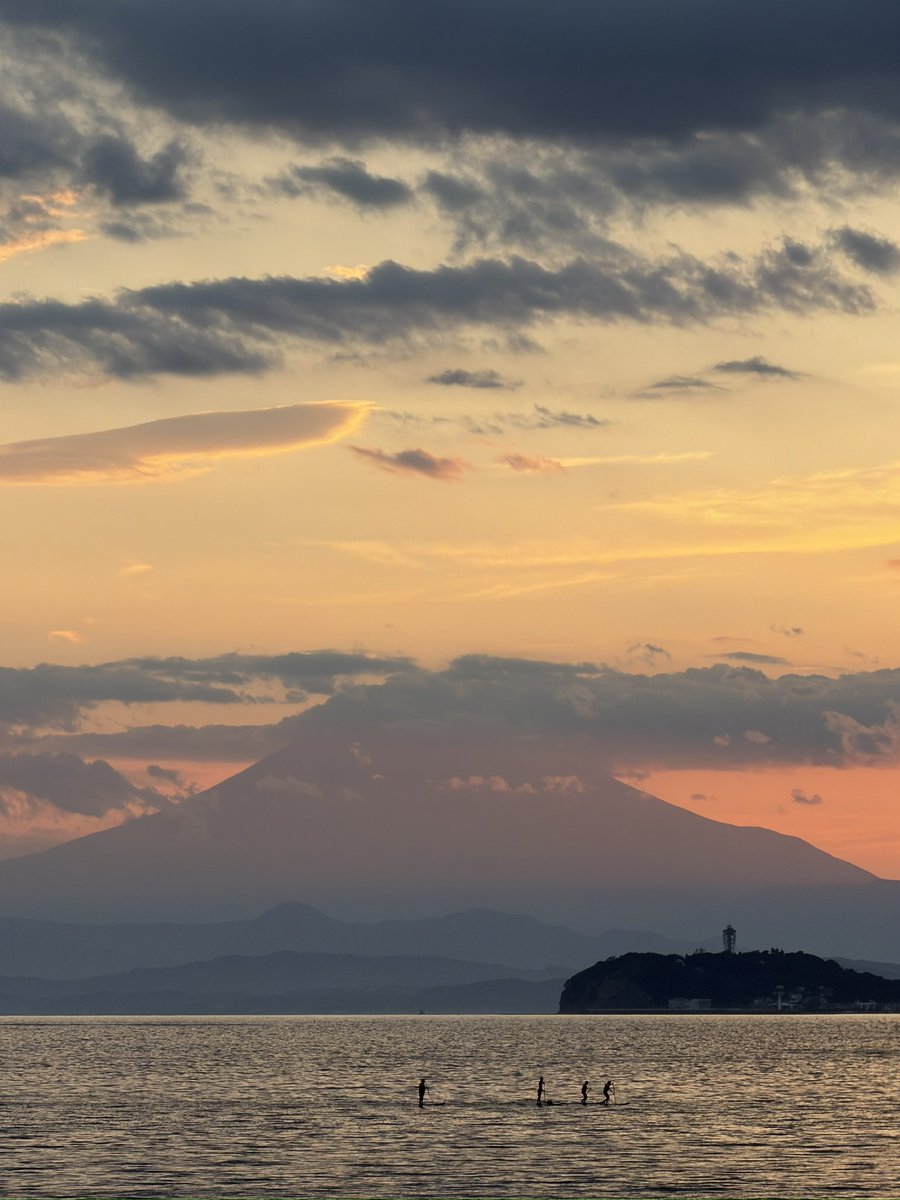arex's tweet photo. back to fuji ka https://t.co/eTah8q0GrQ