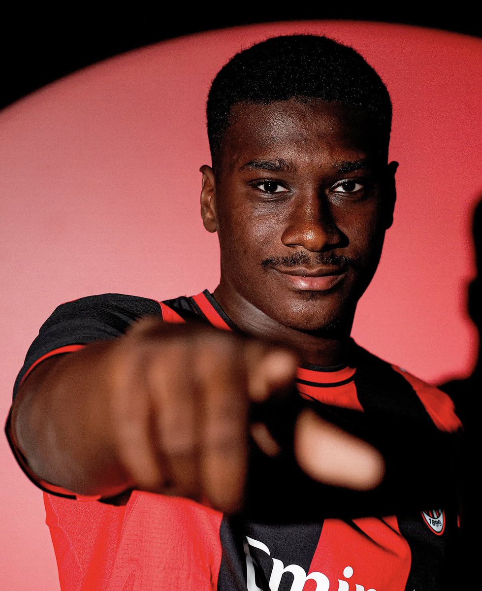 AiglesDuMali_'s tweet photo. 🚨 OFFICIEL ! Sankhoun Diawara 🇫🇷🇲🇱 (20 ans) est transféré à l’AC Milan ❤️🖤

Le défenseur gaucher est Rossoneri https://t.co/pEiPFlAdvZ