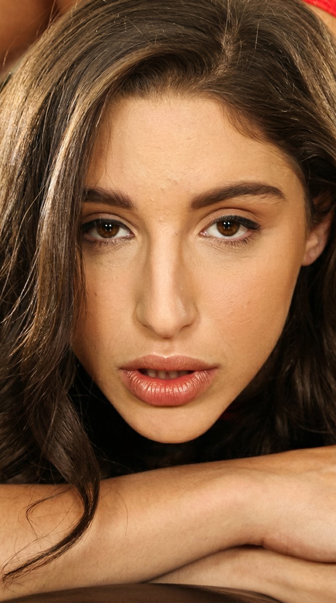 UHQ_TWEETS's tweet photo. Abella Danger https://t.co/sI8WDQ2cpN