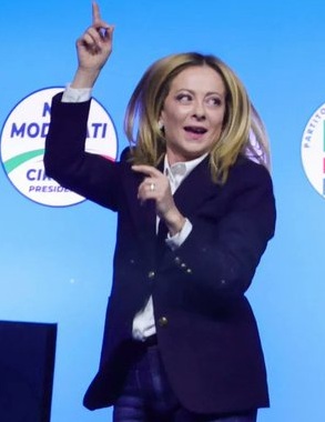 Lorenzo32843904's tweet photo. Dopo che le abbiamo dato la chance di provarci ed abbiamo visto cosa è capace di fare, vi dispiace se a Palazzo Chigi rimettiamo qualcuno che abbia un minimo di competenza?

Anche di destra, purchè sia competente ed abbia un minimo di senso dello Stato e delle Istituzioni... https://t.co/Gp8NojVlhA