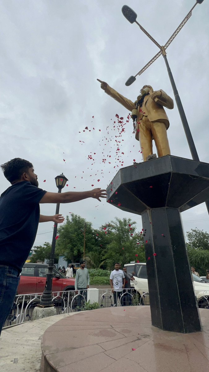 abhijeet_dipke's tweet photo. Paid my respects to Chhatrapati Shivaji Maharaj and Babasaheb Ambedkar upon arriving in my hometown. https://t.co/Nj49sGf3ef