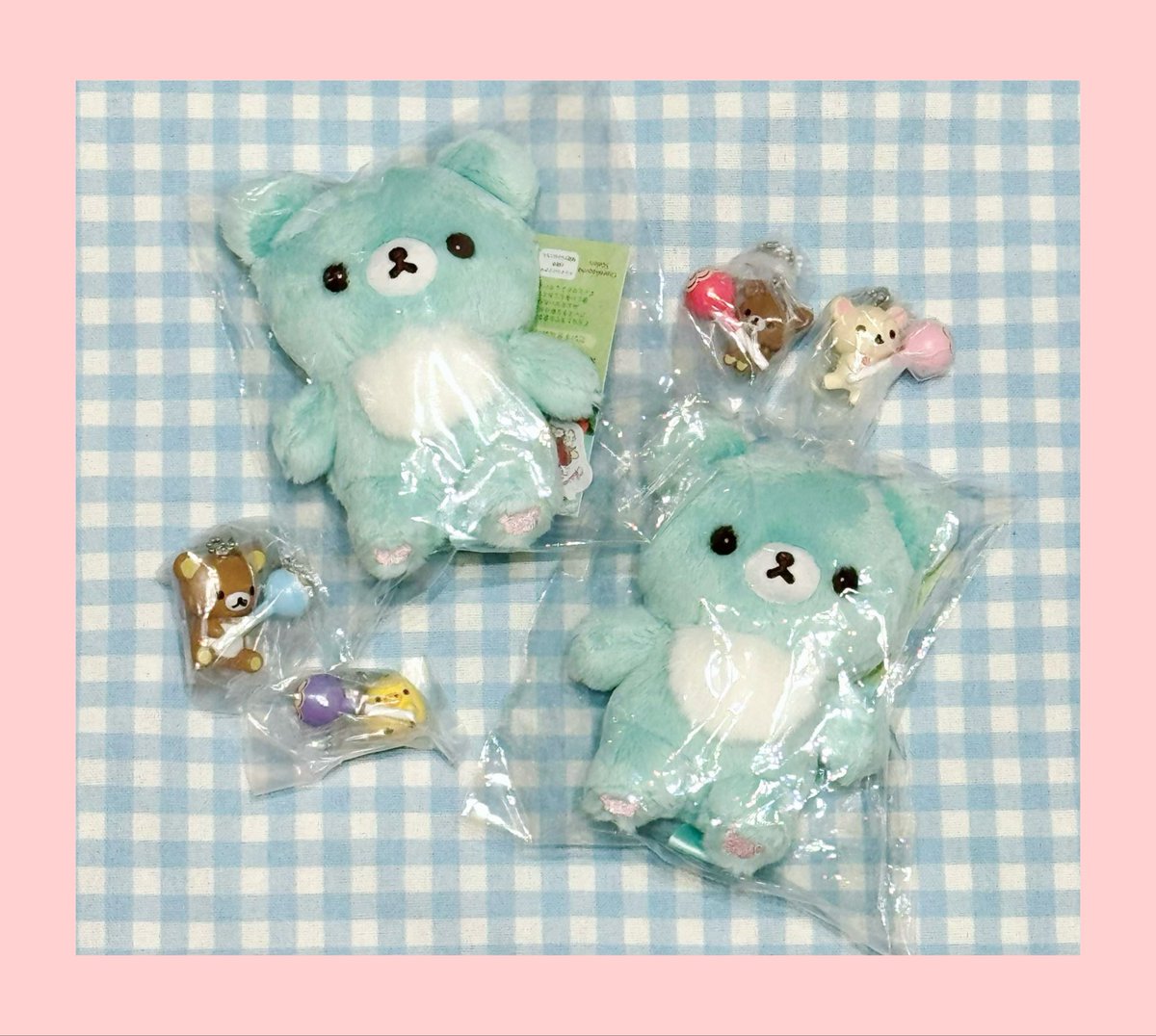 yuru_r___'s tweet photo. ミントノコグマ無事にお迎え🫶✨
あんよのピンクが可愛い✨
フライング発売ヒヤヒヤでした😦
絶対にほしかったチュッパチャプスガチャもできて、大満足🌱🌱🌱

#チャイロイコグマ https://t.co/YRdahSdxth