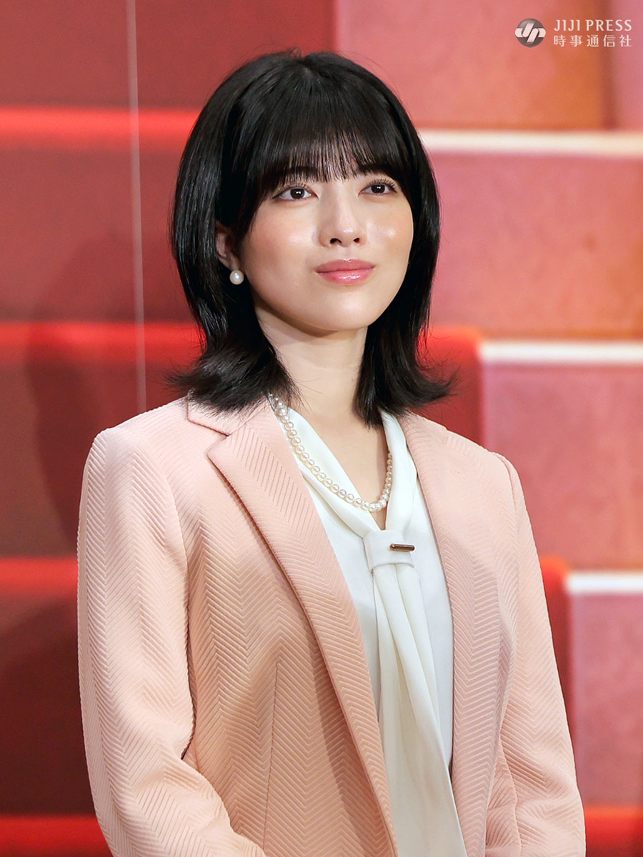 jijicom_ent's tweet photo. ✨林瑠奈さん

「民王」でミュージカルに初挑戦する林さんは「慣れないことも多いけれど、そうそうたる皆さんとご一緒できるということで、たくさん吸収しながら良いエンターテインメントをお届けできるように精進してまいります」。役作りについては「真衣ちゃんという役は、」(続)

#林瑠奈 #民王 https://t.co/bcxnaIi0X8