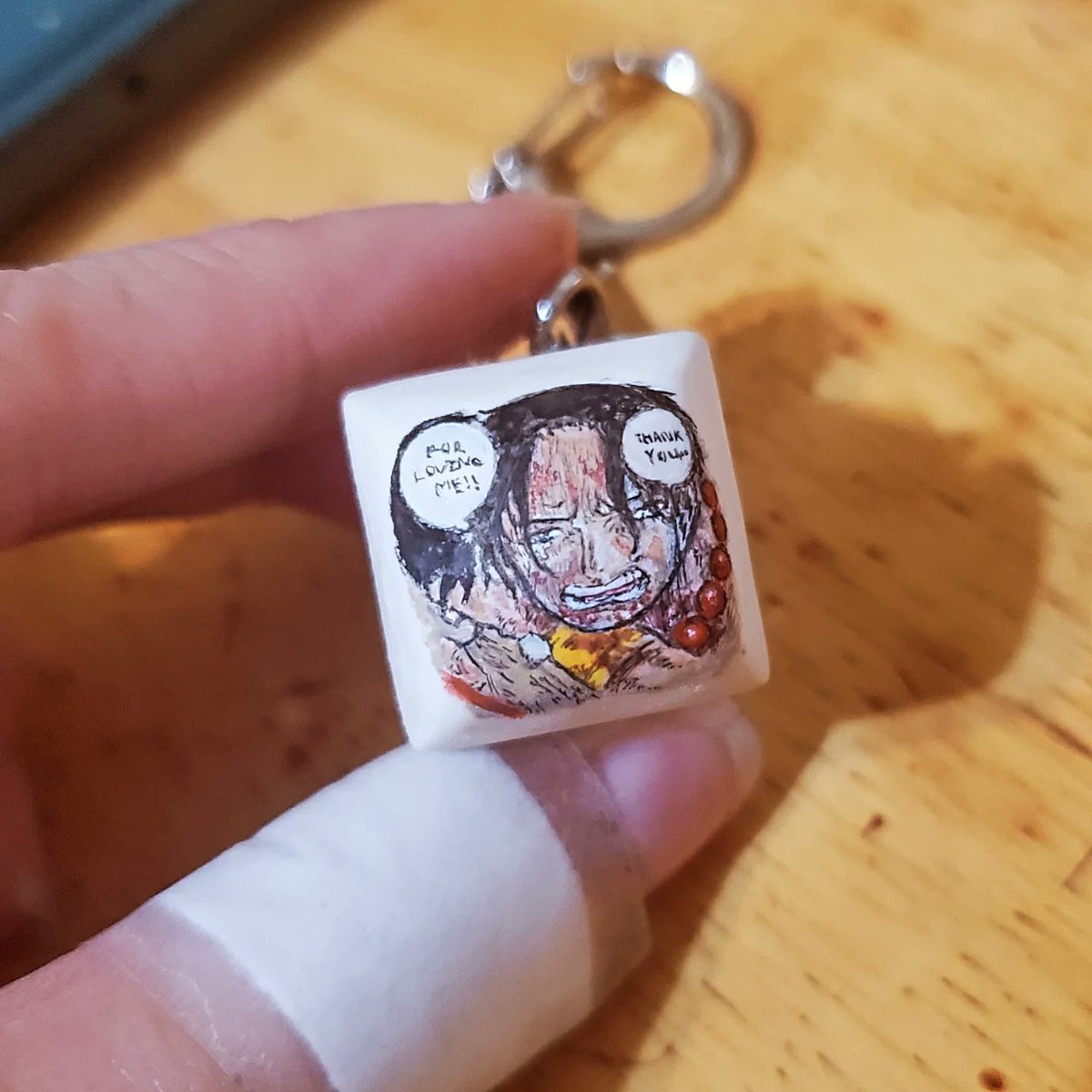 kurotheseal's tweet photo. Finished a grave of fireflies keycap 
.
this guy is going to a new home 🎉🎉 I hope you like him!!
T.T the scenes are too sad
.
THIS MOVIE IS TOO SAD SWIPE FOR MORE SADNESS
#studioghibili #artisankeycap #keyboard #painted https://t.co/9n9w01dCkF