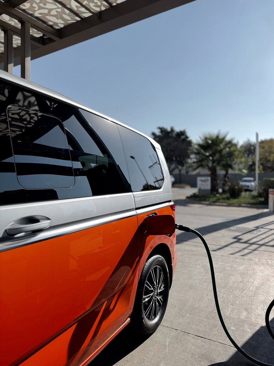 24hoursWithKari's tweet photo. What do you guys think of the all new Volkswagen T7 Caravelle

The T7 Volkswagen Caravelle eHybrid utilizes an advanced plug-in hybrid system pairing a 1.5-litre TSI petrol engine with a 19.7 kWh lithium-ion battery and dual electric motors, delivering a combined 180 kW output https://t.co/ia6Dr2PuWv