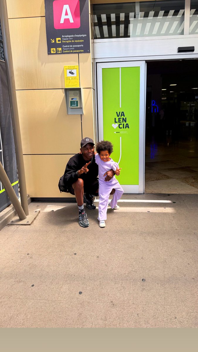 trigottista's tweet photo. Touchdown oso ga eme ❤️

VALENCIA 🛩️ https://t.co/4l4CWq2Vby