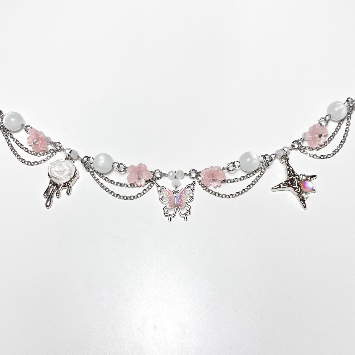 keepcold_club's tweet photo. Customized Extra Bracelet ‧₊˚🌸

งานคัสตอมสร้อยข้อมือหวานๆ โทนสีชมพู ในธีมดอกไม้ และผีเสื้อ จากกลางปีที่แล้ว‧₊ 𐐪𐑂

⟡ Not for Sale ⟡ Do Not Copy ⟡ https://t.co/vq9Cjhundk