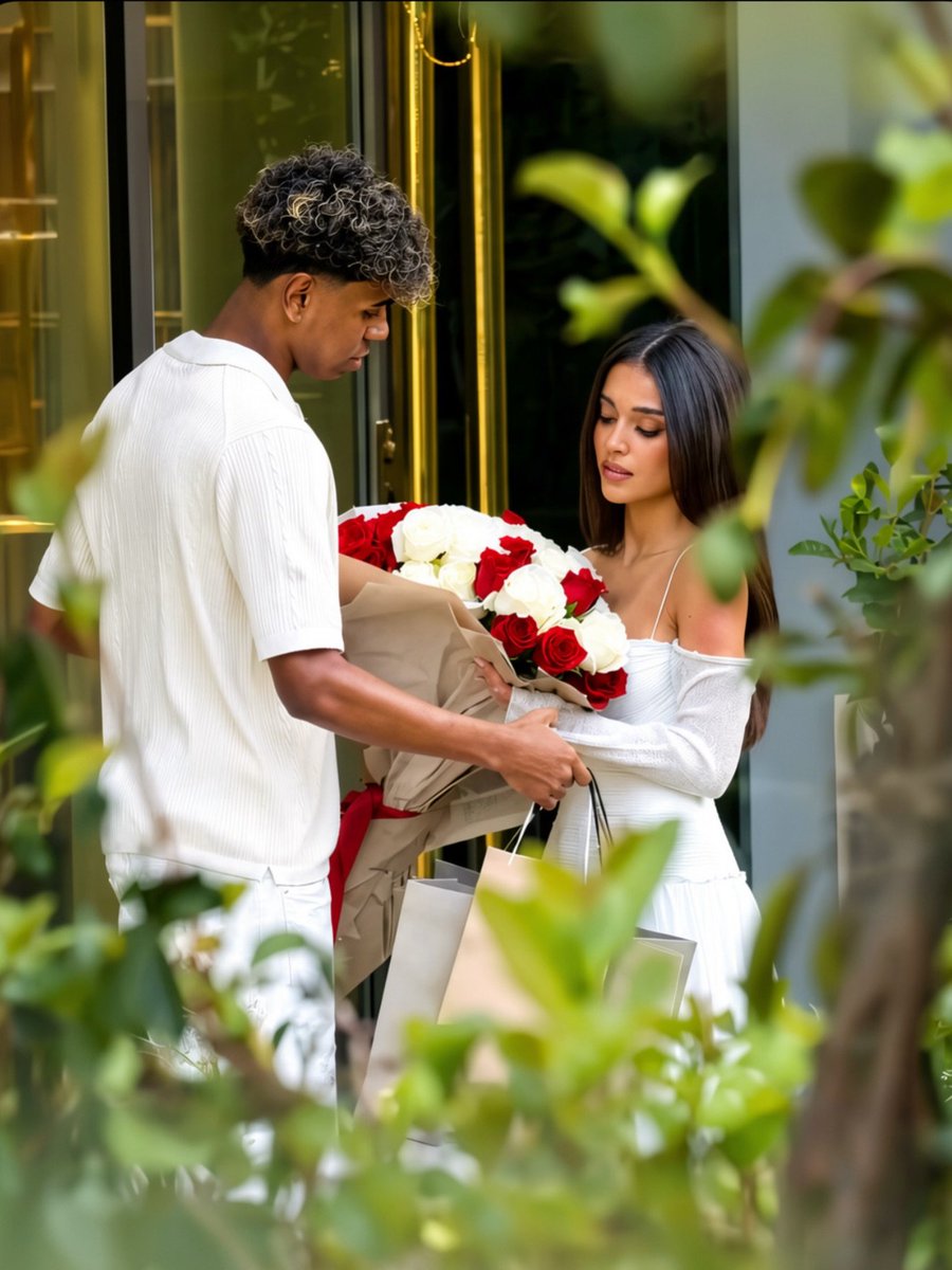 MavenUg's tweet photo. Lamine Yamal is still spoiling his girlfriend with gifts in their vacation after world cup❤️🥰 https://t.co/7zHCumHP52