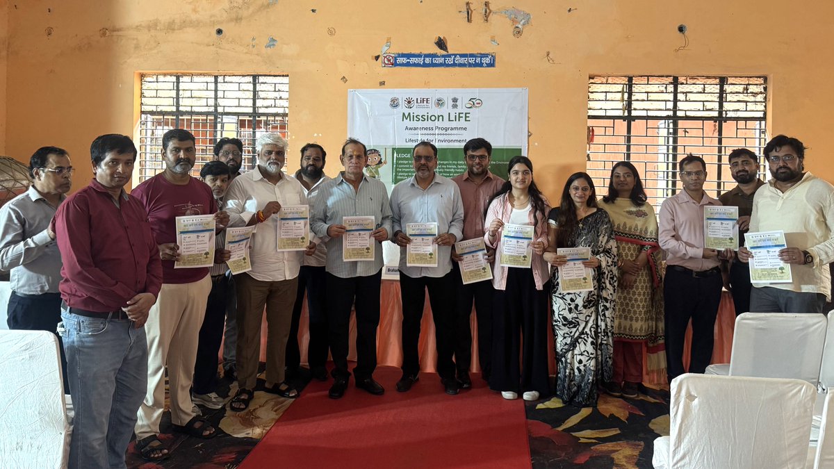 teriin's tweet photo. 🌱Marking World Nature Conservation Day (28 July 2026), TERI-EIACP, in collaboration with Skill Samariddhi and with the support of the Ministry of Environment, Forest and Climate Change (MoEF&CC), Government of India, organised a Community Awareness Programme on 29 July 2026 in Jasola, New Delhi, on the theme “From Waste to Resource: Building a Sustainable Future Towards Viksit Bharat @ 2047.”

The programme commenced with a welcome address by Mr Amit Bidhuri, State Executive Member, OBC Morcha, Delhi Pradesh.

It featured expert sessions by
▪️ Ms Pallavi Shukla, Fellow, TERI, on the EIACP Scheme and Mission LiFE; 
▪️ Mr Sagar Chaudhary, Founder, Skill Samariddhi, on community concerns and local waste management challenges;
▪️ Mr Braham Singh, Councillor, Madanpur Khadar West, on MCD initiatives;
▪️ Dr Deepak Yadav, Founder, Sustainable System Design Enterprises, on waste segregation and disposal challenges;
▪️ Mr Kuldeep Choudhary, Programme Officer, National Institute of Urban Affairs, on decentralised waste processing and home composting; and
▪️ Ms Krishnapriya Nair, Research Associate, TERI, on circular economy and resource efficiency.

The programme encouraged participants to adopt responsible waste management practices, embrace circular economy principles, and contribute to the vision of Viksit Bharat @ 2047 through sustainable lifestyles and collective environmental action.

@terieiacp23 |

#WorldNatureConservationDay #TERIEIACP #MissionLiFE #WasteToResource #CircularEconomy #WasteManagement #Sustainability #ViksitBharat2047 #MoEFCC #CommunityAwareness

(1/2)