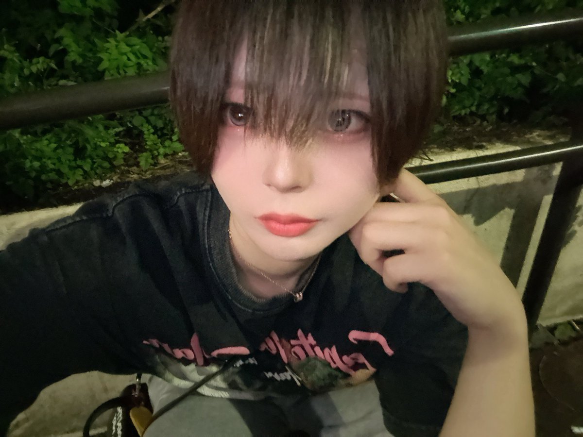 popoa04's tweet photo. 髪切った&amp;カラコンかえたんだYO‼️
自撮りむずいんだYO‼️ https://t.co/TyYuZcwfwq
