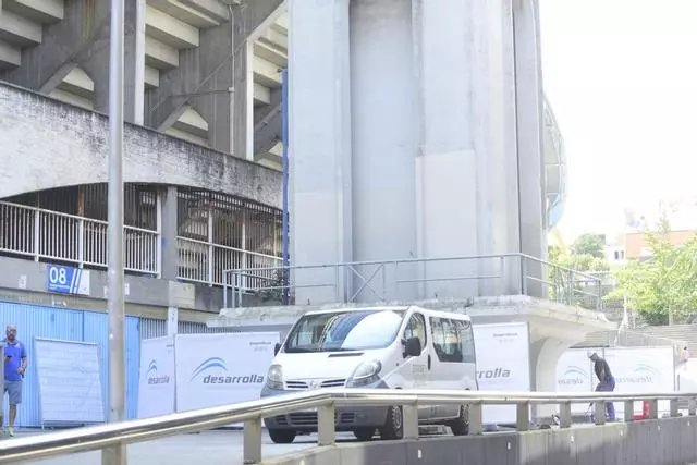 focusdepor's tweet photo. 🏗️ Las obras en la Torre de Marathón de Riazor ya están en marcha

💰📆 Los trabajos cuentan con una inversión de 200.000 euros y está previsto que se prolonguen durante un año.

✅ Se instalará un mirador para incluirlo en el tour del estadio.

🗞️ @laopinioncoruna https://t.co/7agldUxxMg
