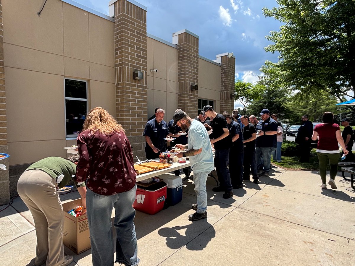 powertestinc's tweet photo. We celebrated summer with a cookout! Thanks to Dillon &amp; our engineering team for the amazing BBQ &amp; teamwork. #Teamwork #SummerVibes https://t.co/gsmCWd0EHx