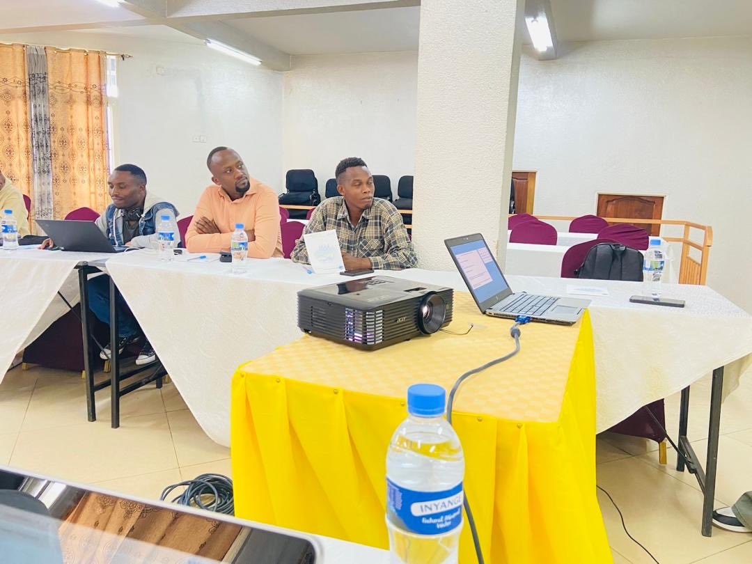 ImroRwanda's tweet photo. 1/4

Today, under the #TUBITEHOProject, IMRO Rwanda is convening a 2-day sensitization workshop for journalists and social media influencers on harm reduction, addiction, and the minimum package of services available to People Who Use Drugs  in Rwanda.
#Harmreduction https://t.co/pbiEKqYnon