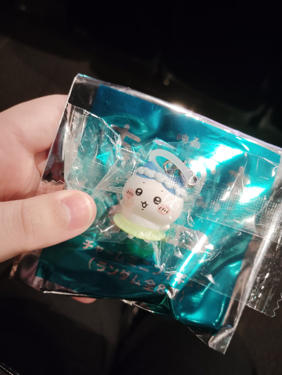 usagi__c's tweet photo. 【交換】ちいかわ めじるしアクセサリー 入場者特典 映画

譲 ハチワレ

求 古本屋さん

TOHOシネマズ錦糸町21時05分の回終了後、錦糸町にてお取引できる方お気軽にお声がけください！ https://t.co/W4vjGZcgAB
