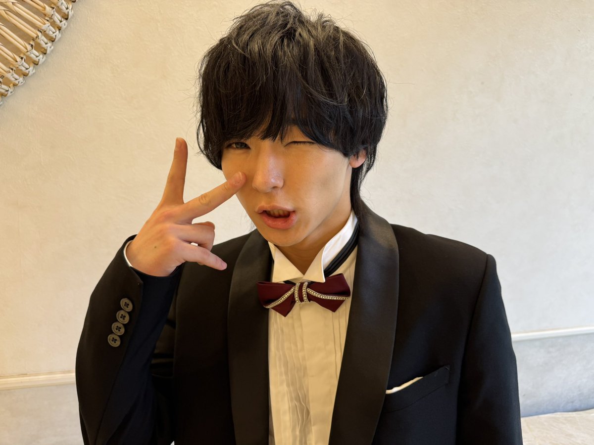 yogayo_official's tweet photo. 【#お知らせ📢】
明日開催‼️
「内藤五胤 生誕記念1on1オンライントーク会」 #3部実施 決定 ＆ #一般発売 開始❤️‍🔥

■1部：18:00-19:00《FC限定》
■2部：19:10-20:10《FC限定》
■3部：21:20-22:20

3部ご購入はコチラ📱
https://t.co/tswmAcXyZX

1部・2部ご希望の方はFCをチェック🦊💫

#世が世 https://t.co/thrp0YoGuq