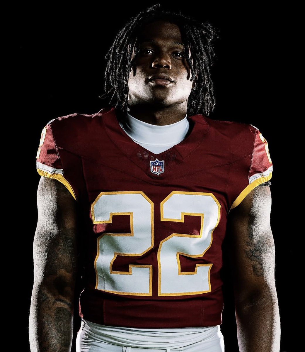 JayDanielsMVP's tweet photo. #Commanders RB Bill Croskey-Merritt has added 7-8 lbs of muscle mass over the offseason, per HC Dan Quinn https://t.co/MDfKVc7VtC