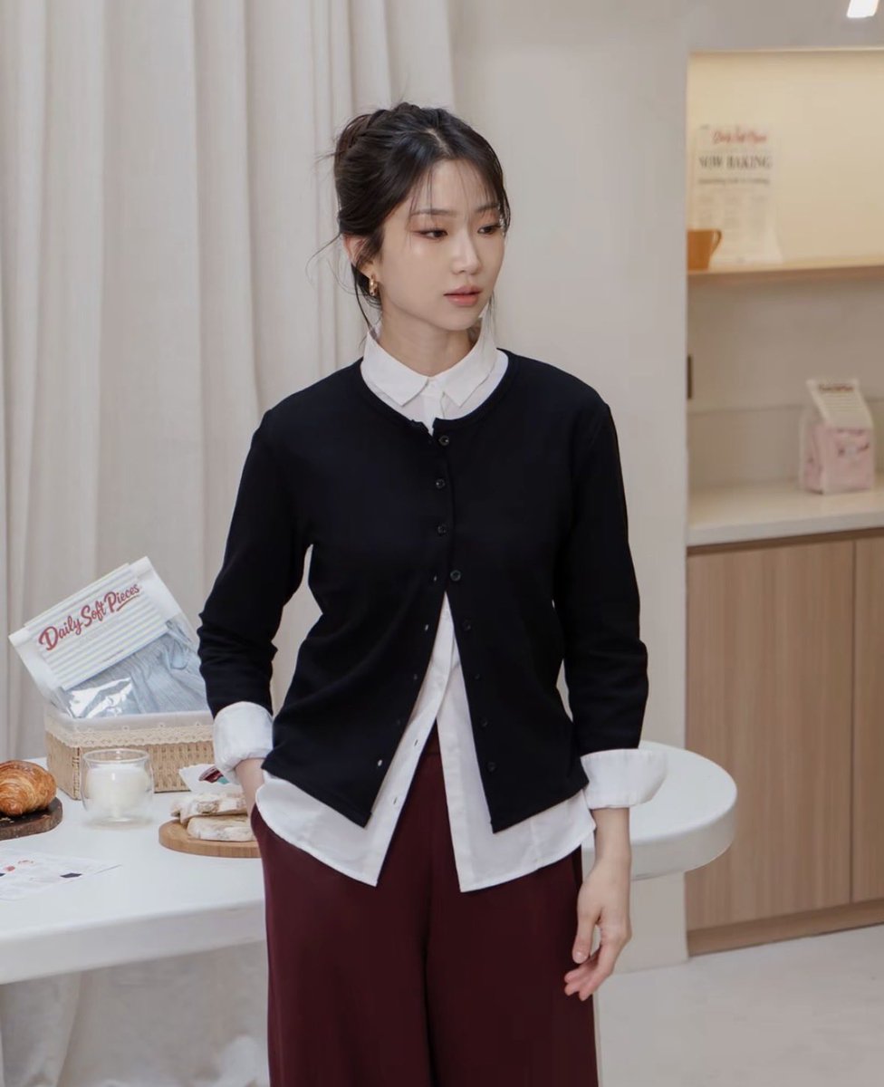 xxmouevs's tweet photo. Rekomendasi Cardigan brand lokal untuk semua jenis acara ✨

A Thread! https://t.co/IpGz0lNUJ7
