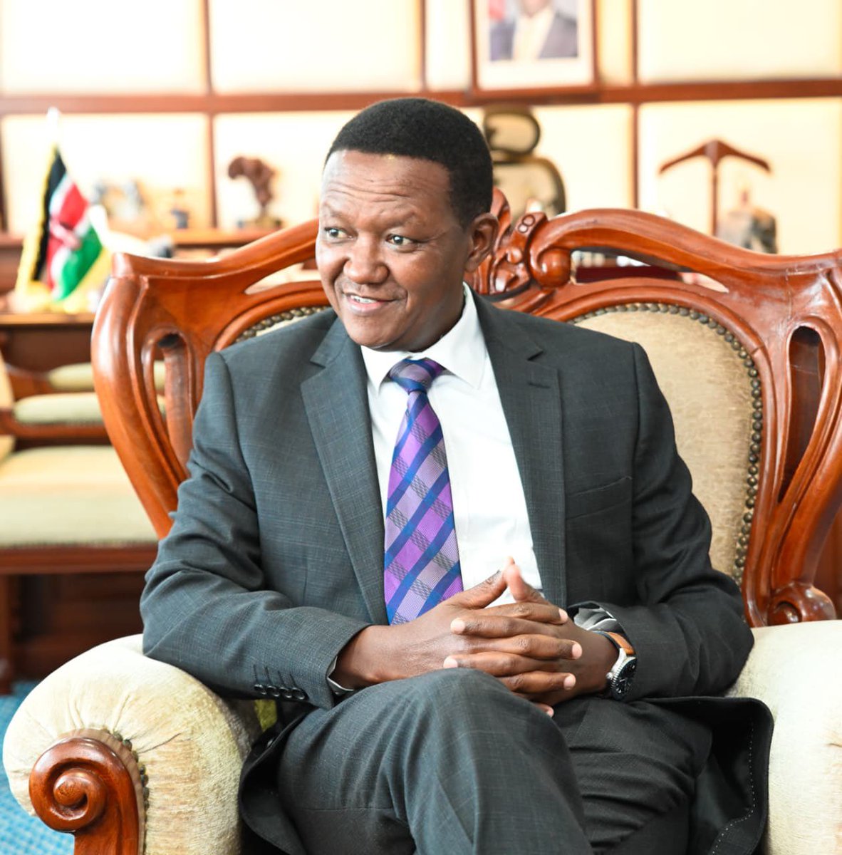 DrAlfredMutua's tweet photo. 𝐒𝐓𝐑𝐄𝐍𝐆𝐓𝐇𝐄𝐍𝐈𝐍𝐆 𝐊𝐄𝐍𝐘𝐀–𝐂𝐇𝐈𝐍𝐀 𝐋𝐀𝐁𝐎𝐔𝐑 𝐀𝐍𝐃 𝐈𝐍𝐕𝐄𝐒𝐓𝐌𝐄𝐍𝐓 𝐂𝐎𝐎𝐏𝐄𝐑𝐀𝐓𝐈𝐎𝐍

This morning, I had the pleasure of receiving the @ChineseEmbKenya  to Kenya @AmbGuoHaiyan, who paid me a courtesy call. I was joined by the Labour Commissioner, Ms. Hellen Opiyo, and the Secretary for Labour Migration, Mr. Joel Mwanzia, as we held fruitful discussions on the continued growth of Kenya - China relations, particularly in the areas of labour, trade and investment, while exploring new opportunities to deepen Chinese investments in Kenya and expand collaboration across key economic sectors.