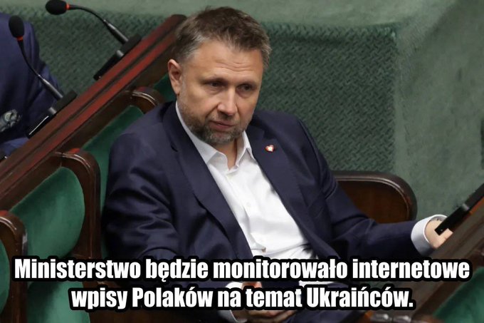 MarekMa25175489's tweet photo. W roku 2027 Grzegorz Braun i jego partia przebiją 20 % w wyborach do Parlamentu i będzie to głównie zasługa tego drobnego pijaczka. https://t.co/CxzCtRyfrf