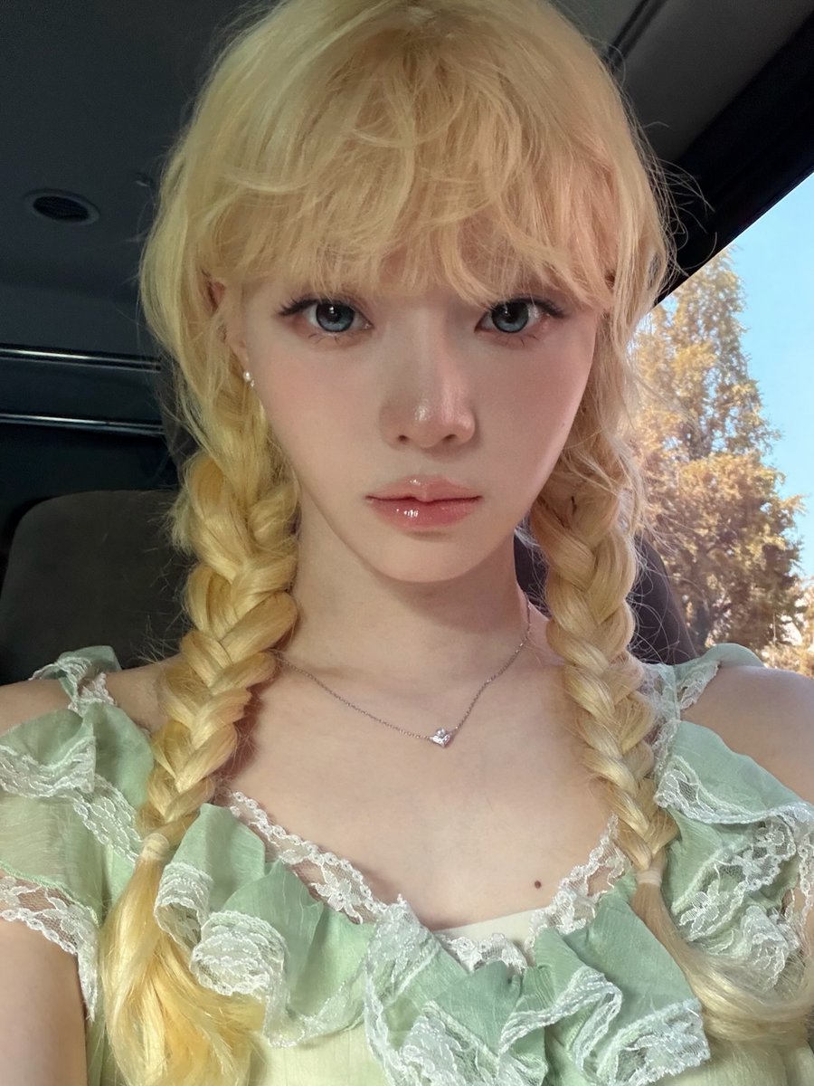 joyminjeong's tweet photo. she’s literally the prettiest babygirl ever https://t.co/bfm1GoSjsM