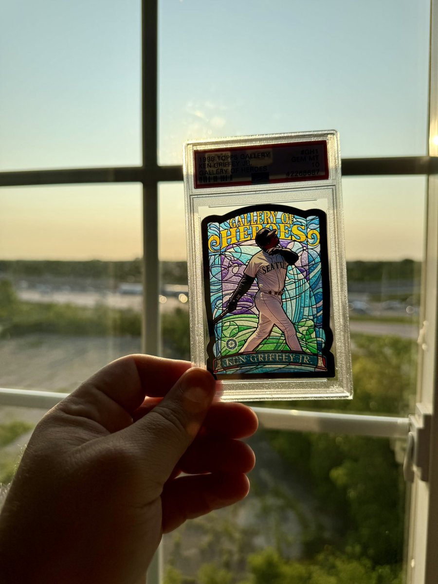 Royals_Cards's tweet photo. The 90s was the era of cards for me. It’s not close. These could be $1 or a million and I’d still love them https://t.co/f3l3vaYtMH