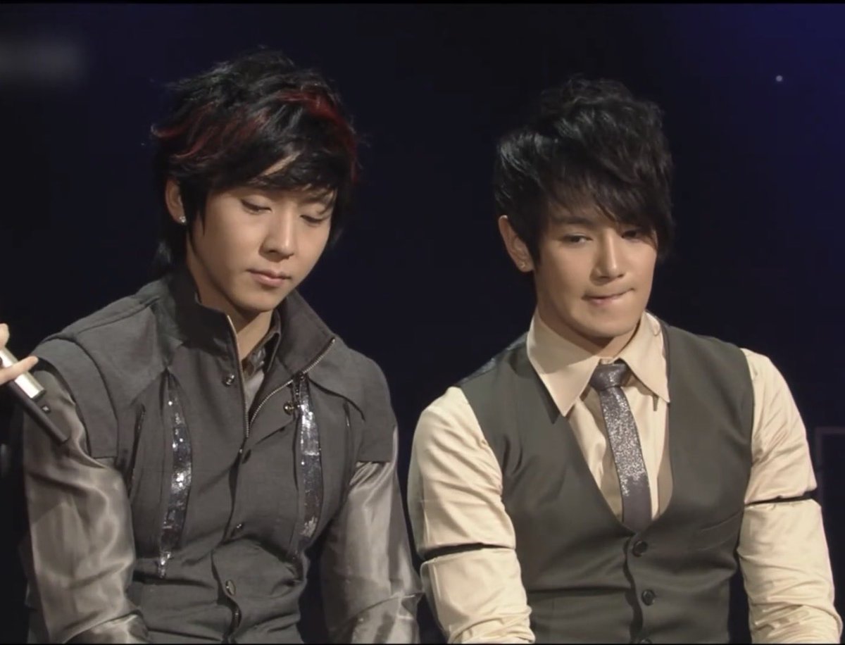 choeing44564366's tweet photo. 2009년 3월//2010년 1월 저 사이에 일년도 안흘렀다는 게ㅅㅂ 플하쌤들 생각하며 눈물 흘리기 https://t.co/IhEcVf5BL5
