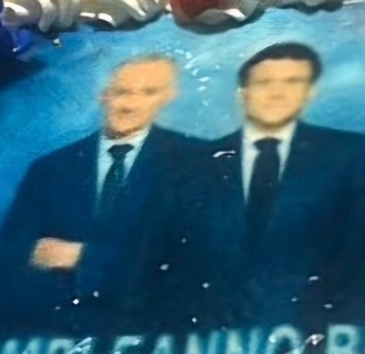 Kerkidas_'s tweet photo. @CerfiaFR Avec @GillesBouleau sur le gâteau mdr. https://t.co/aWB4PjYO4z